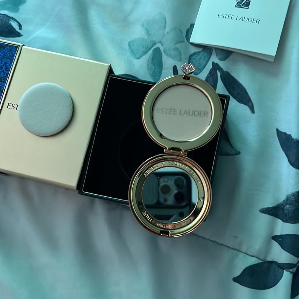 ESTĒE LAUDER “the Disney princess collection” perfecting setting powder - Picture 5 of 5